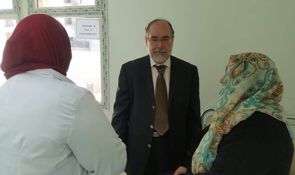 ا. د. احتيوش رفق ثلة من الزملاء يشاركون في امتحانات الجراحة بكلية الطب بجامعة بنغازي